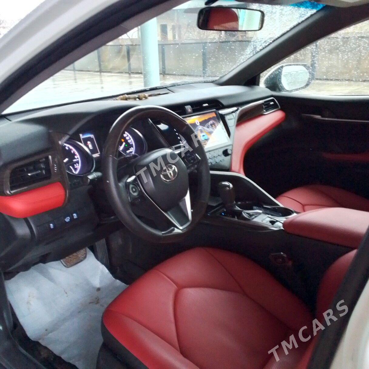 Toyota Camry 2019 - 270 000 TMT - Мары - img 3