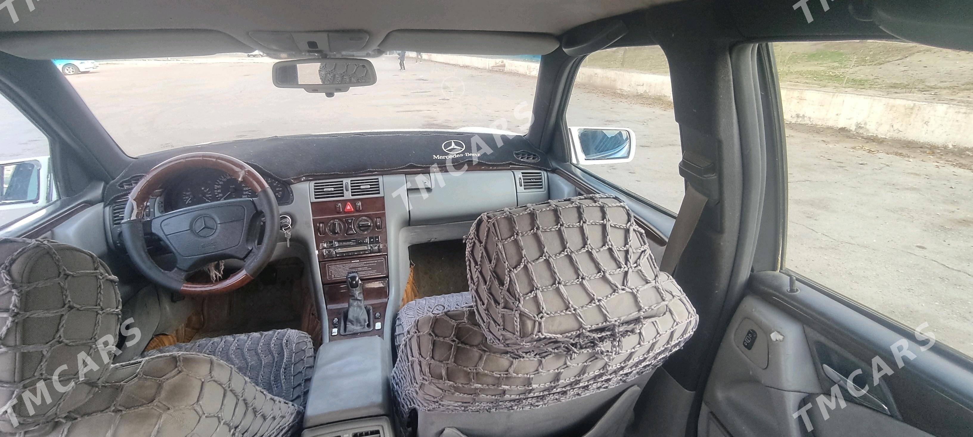 Mercedes-Benz E-Class 1997 - 71 000 TMT - Aşgabat - img 5