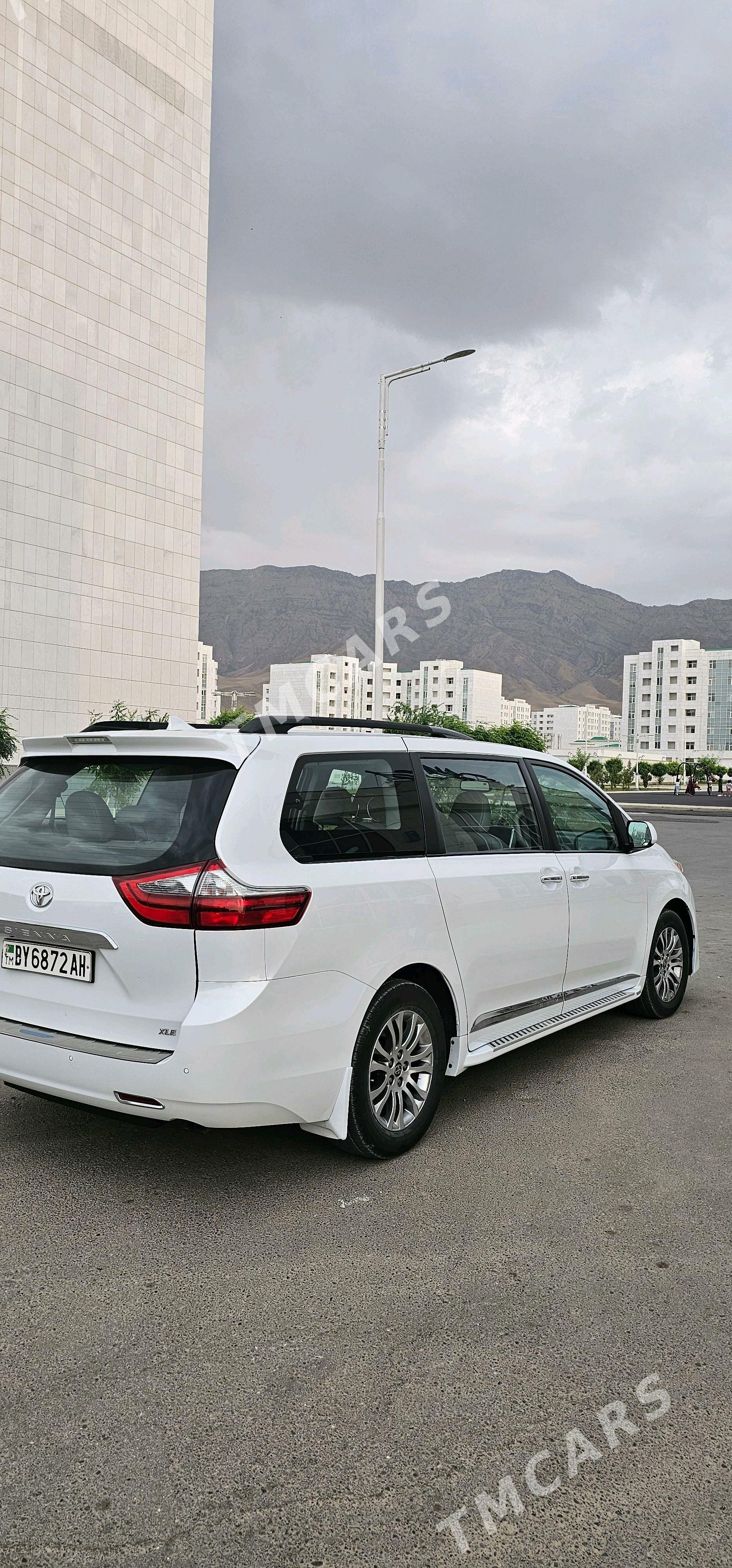 Toyota Sienna 2020 - 490 000 TMT - Arçabil şaýoly - img 2