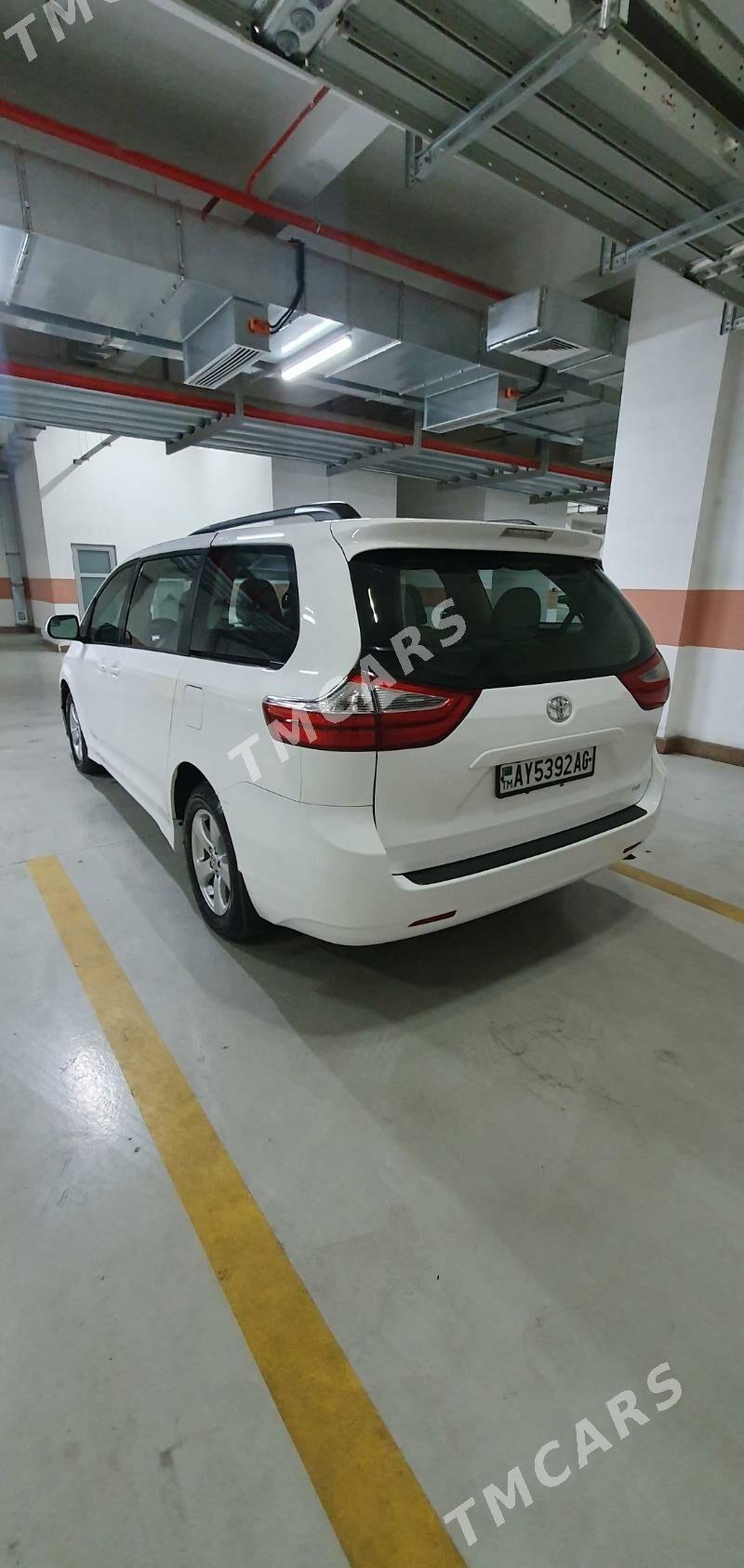 Toyota Sienna 2019 - 400 000 TMT - 30 мкр - img 3