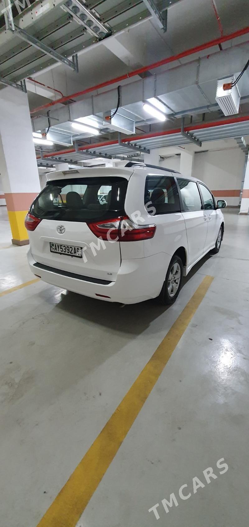 Toyota Sienna 2019 - 400 000 TMT - 30 мкр - img 7
