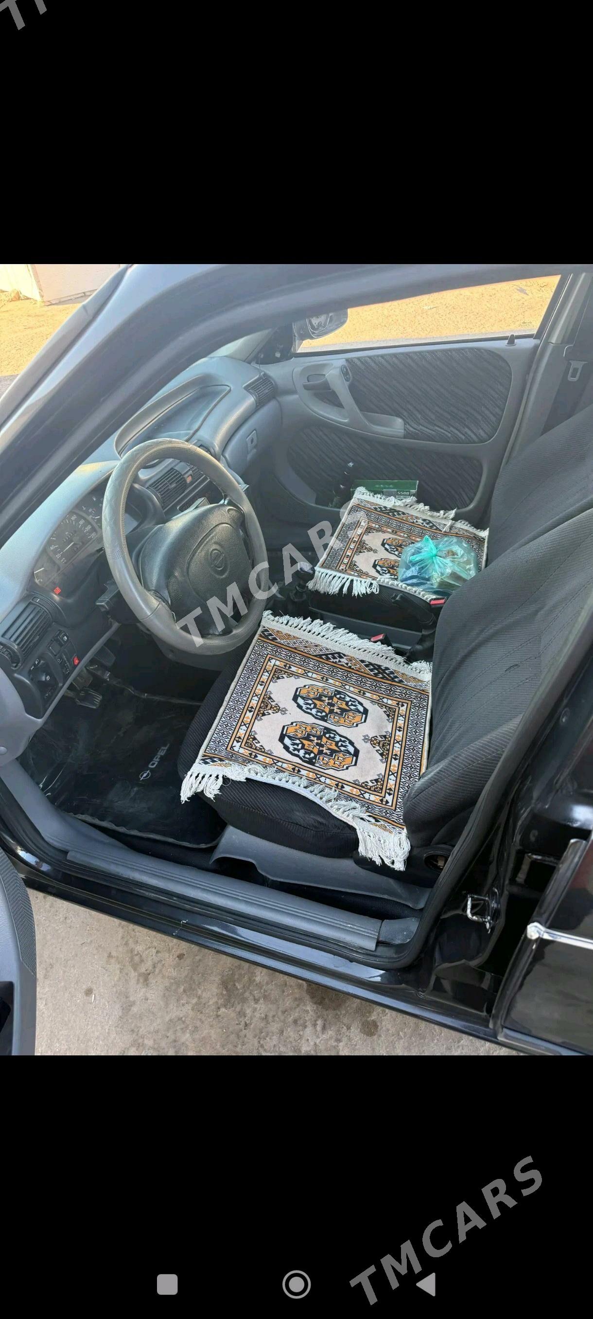 Opel Astra 1994 - 46 000 TMT - Губадаг - img 3