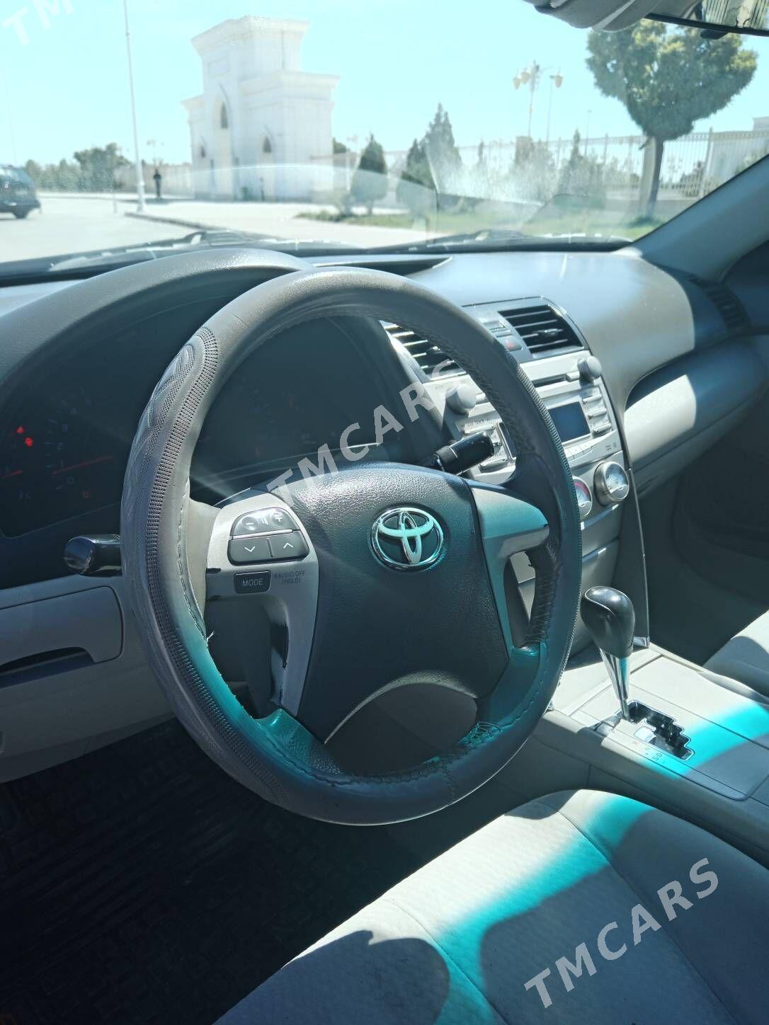 Toyota Camry 2011 - 180 000 TMT - Гурбансолтан Едже - img 1