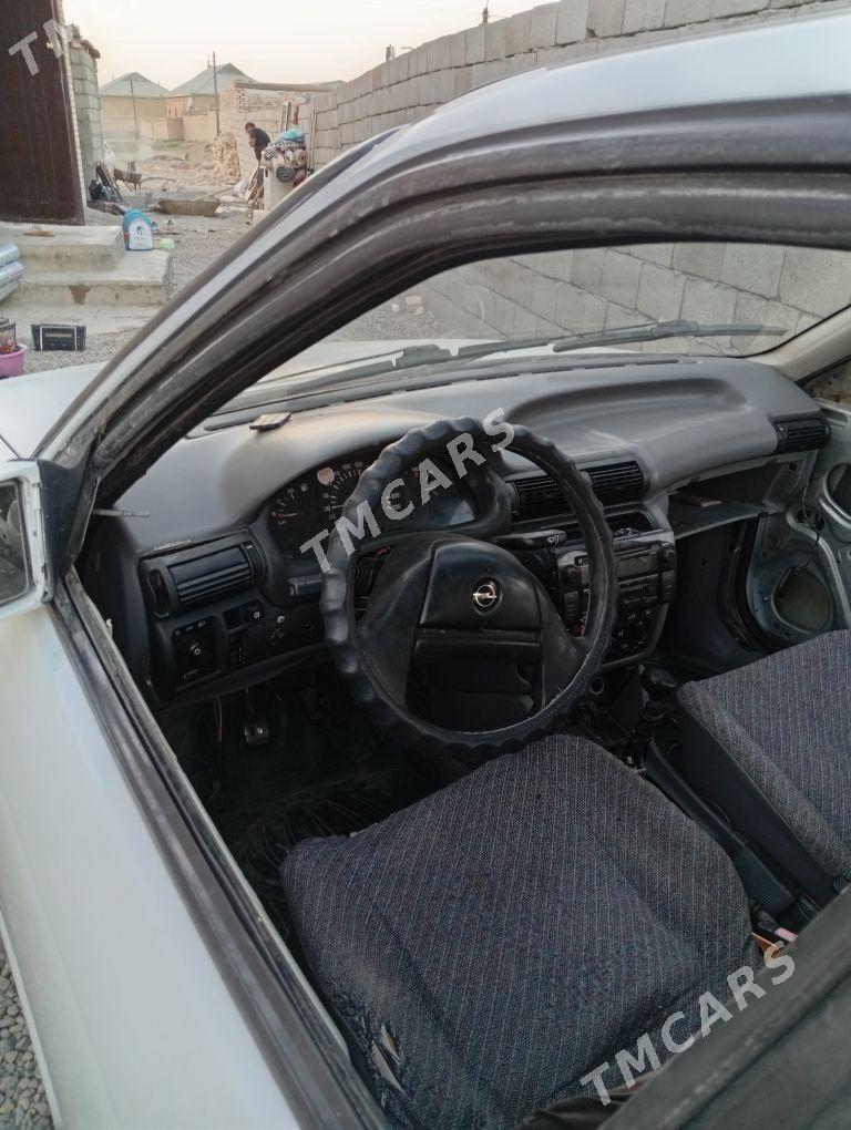 Opel Astra 1992 - 20 000 TMT - Mary - img 5