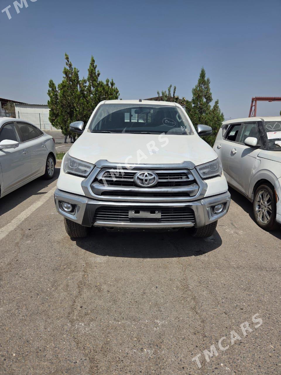 Toyota Hilux 2025 - 675 000 TMT - Aşgabat - img 2