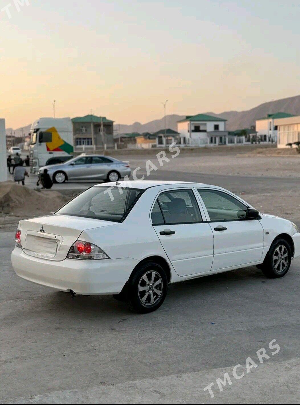 Mitsubishi Lancer 2011 - 95 000 TMT - Balkanabat - img 3