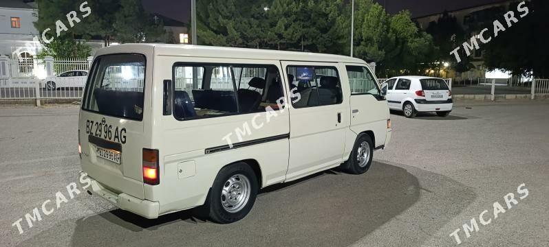 Nissan Urvan 2001 - 100 000 TMT - 6 мкр - img 3