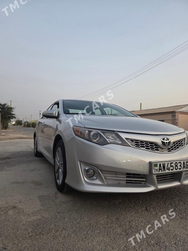Toyota Camry 2013 - 185 000 TMT - Багир - img 4