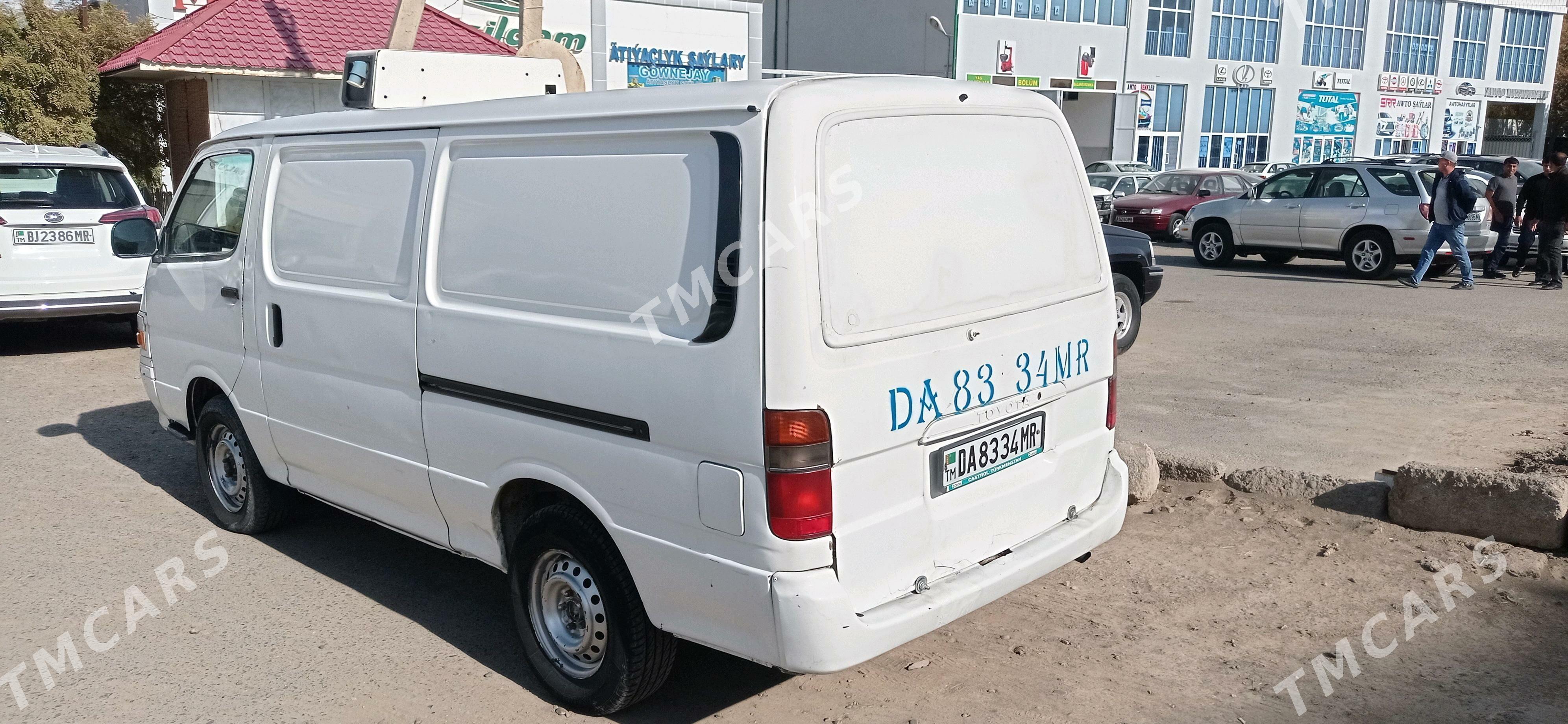 Toyota Hiace 2001 - 105 000 TMT - Мары - img 2