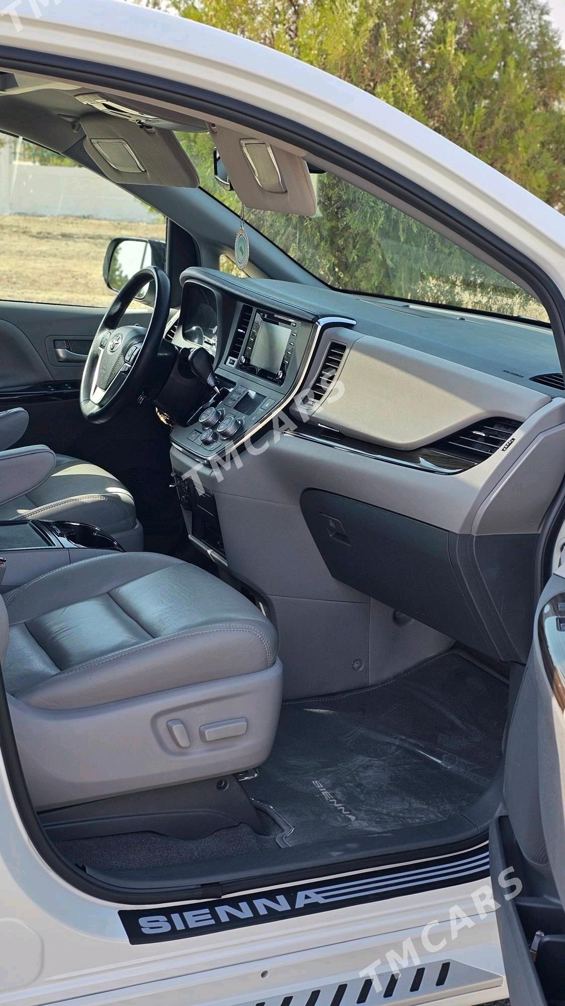 Toyota Sienna 2018 - 485 000 TMT - Ашхабад - img 6
