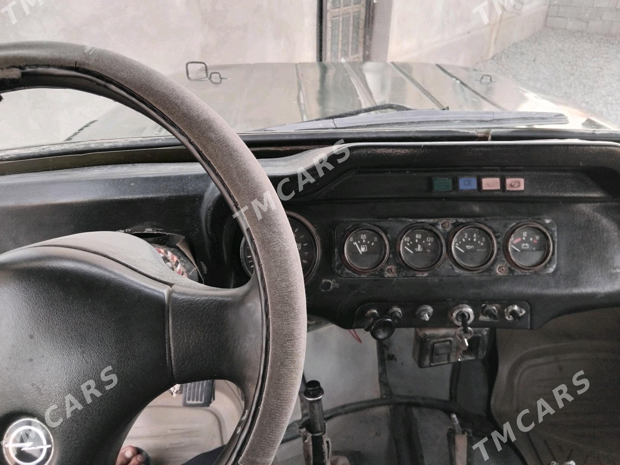 UAZ 469 1999 - 33 000 TMT - Bäherden - img 2