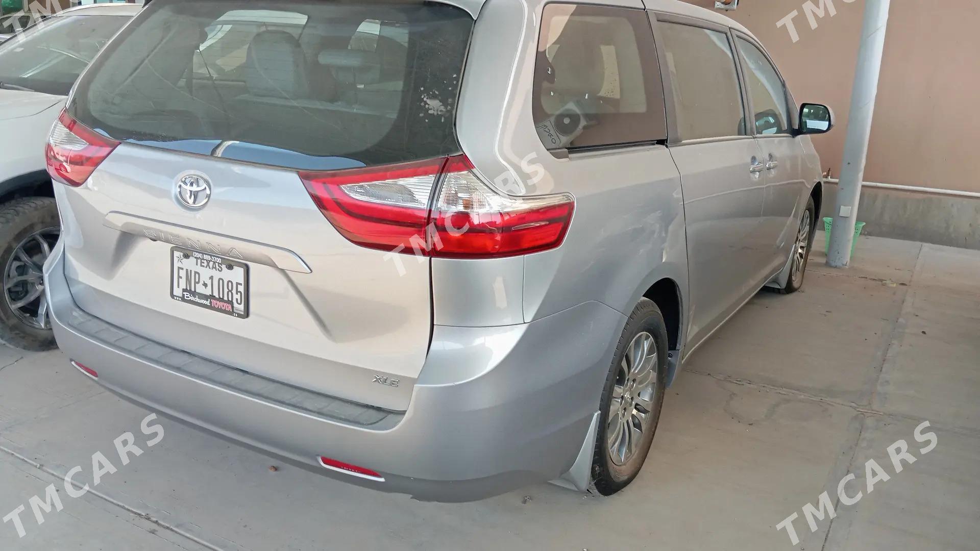 Toyota Sienna 2017 - 500 000 TMT - Мары - img 4