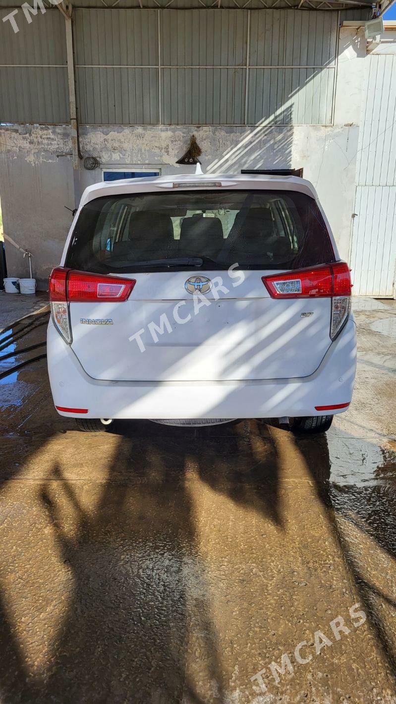 Toyota Innova 2021 - 250 000 TMT - Kerki - img 3
