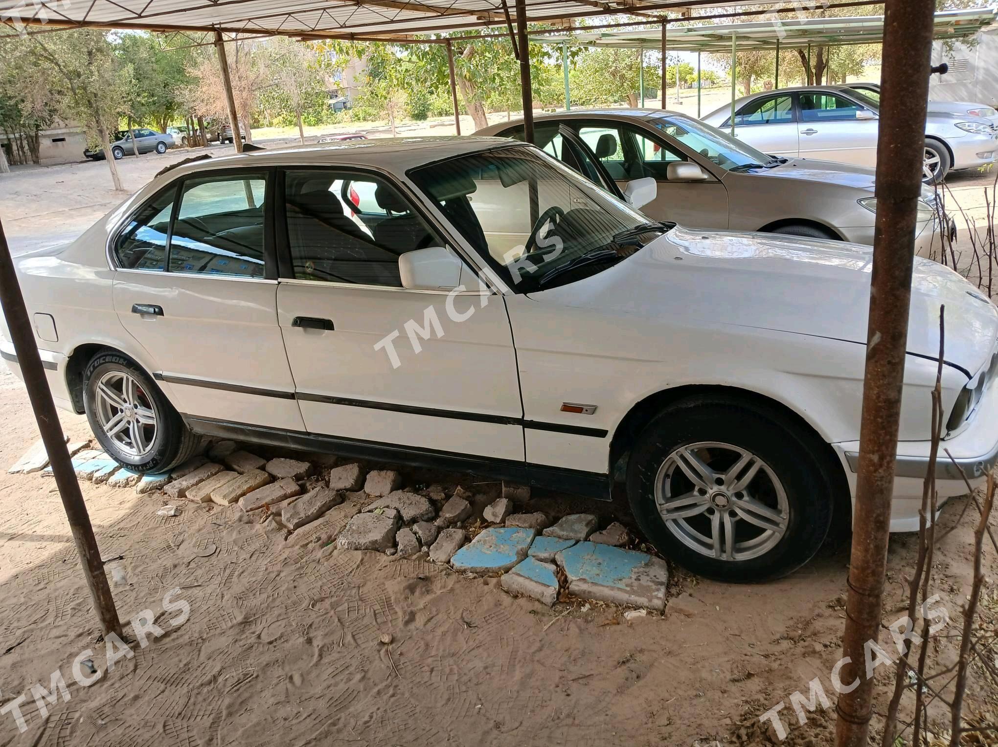 BMW 520 1990 - 35 000 TMT - Seýdi - img 7