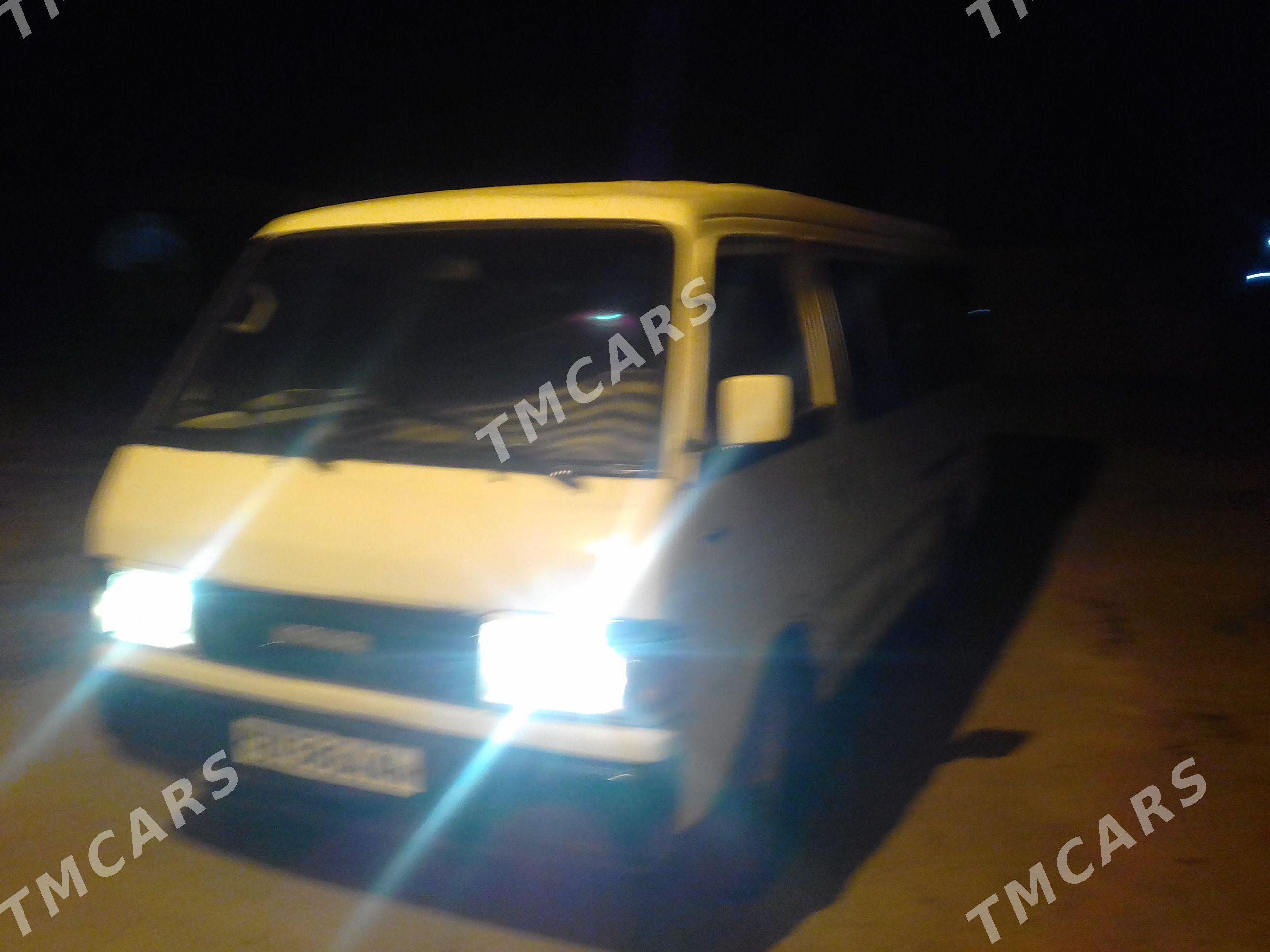Toyota Hiace 1995 - 30 000 TMT - Tejen - img 3