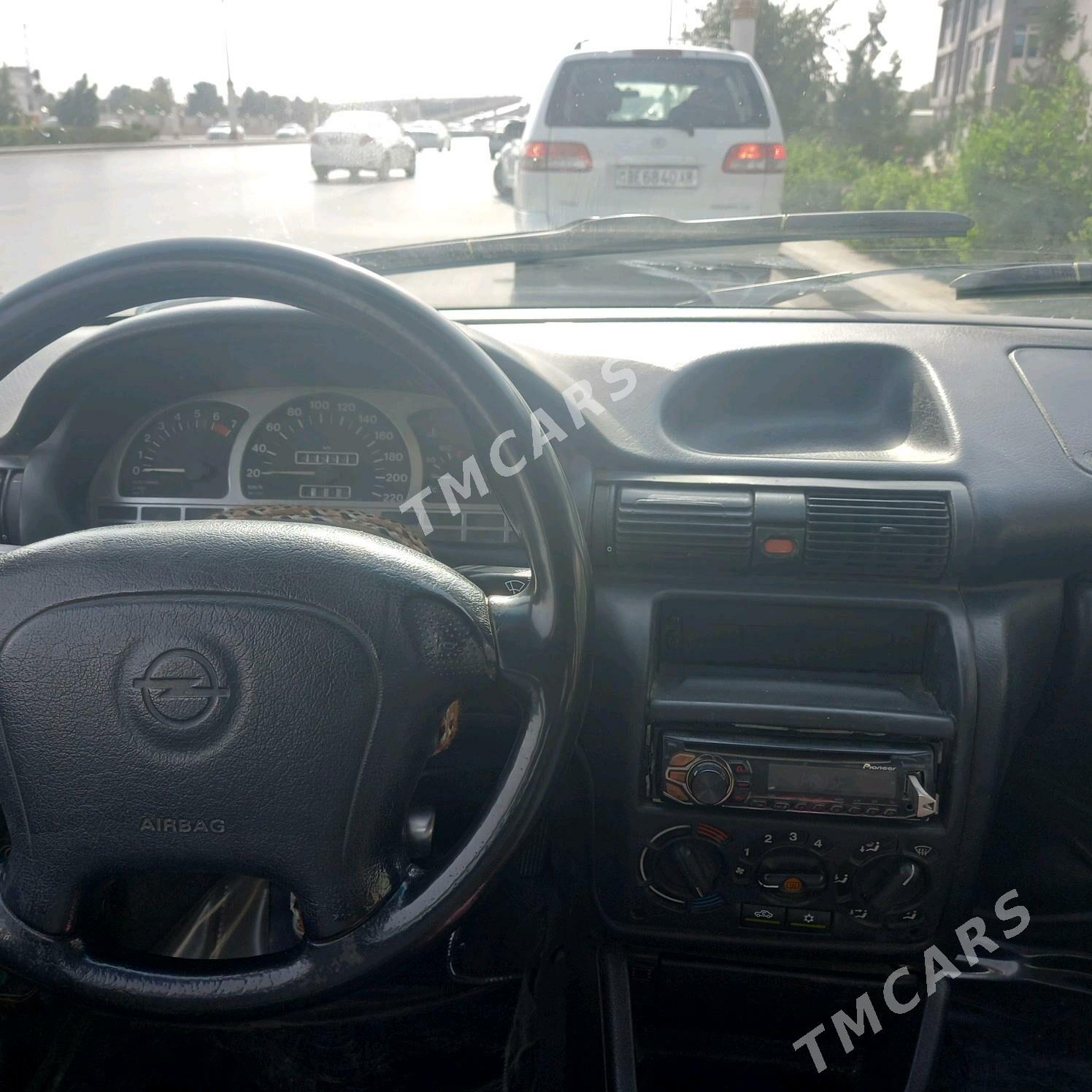 Opel Astra 1995 - 36 000 TMT - Ак-Бугдайский этрап - img 3