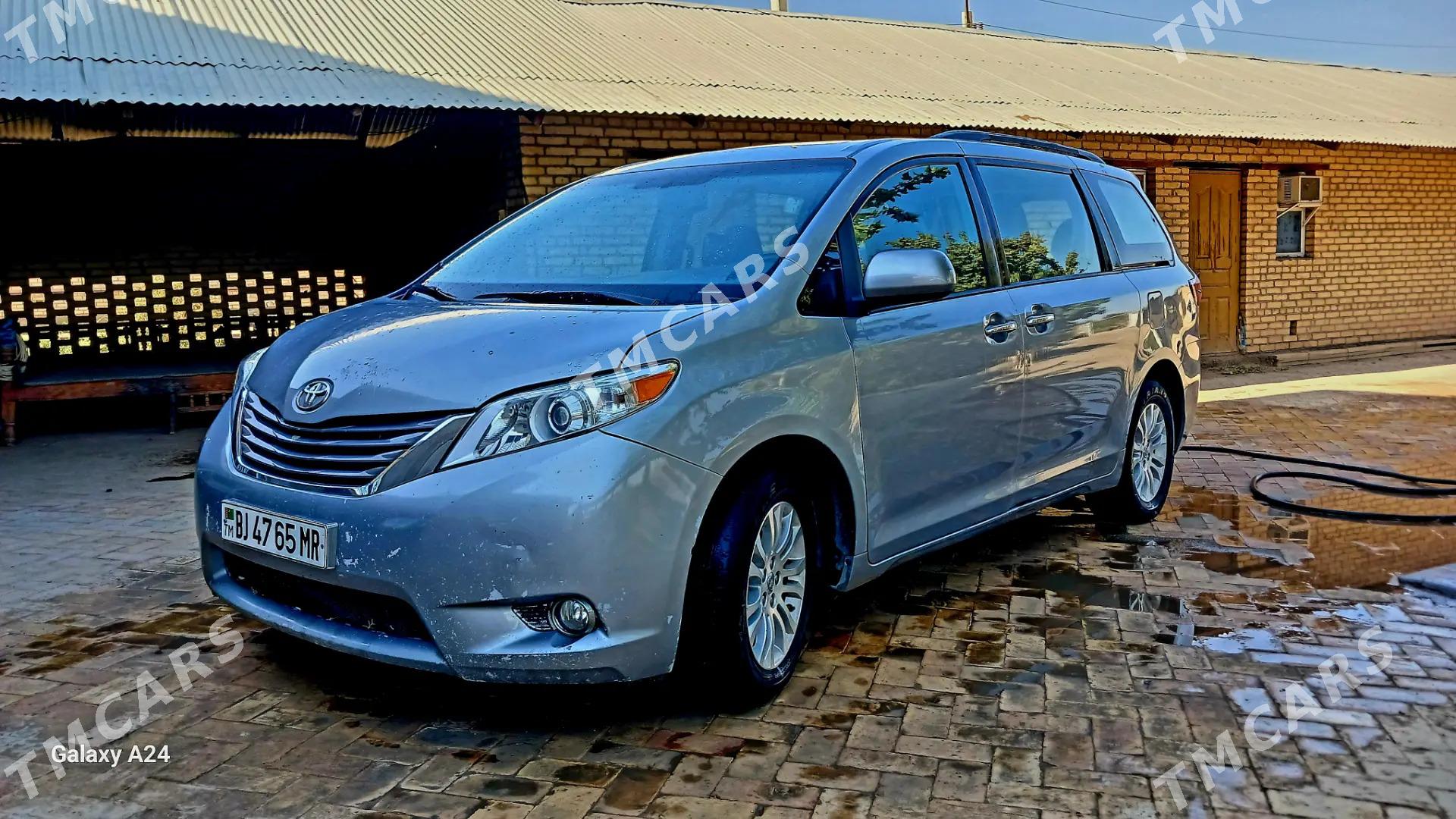 Toyota Sienna 2015 - 360 000 TMT - Baýramaly - img 6