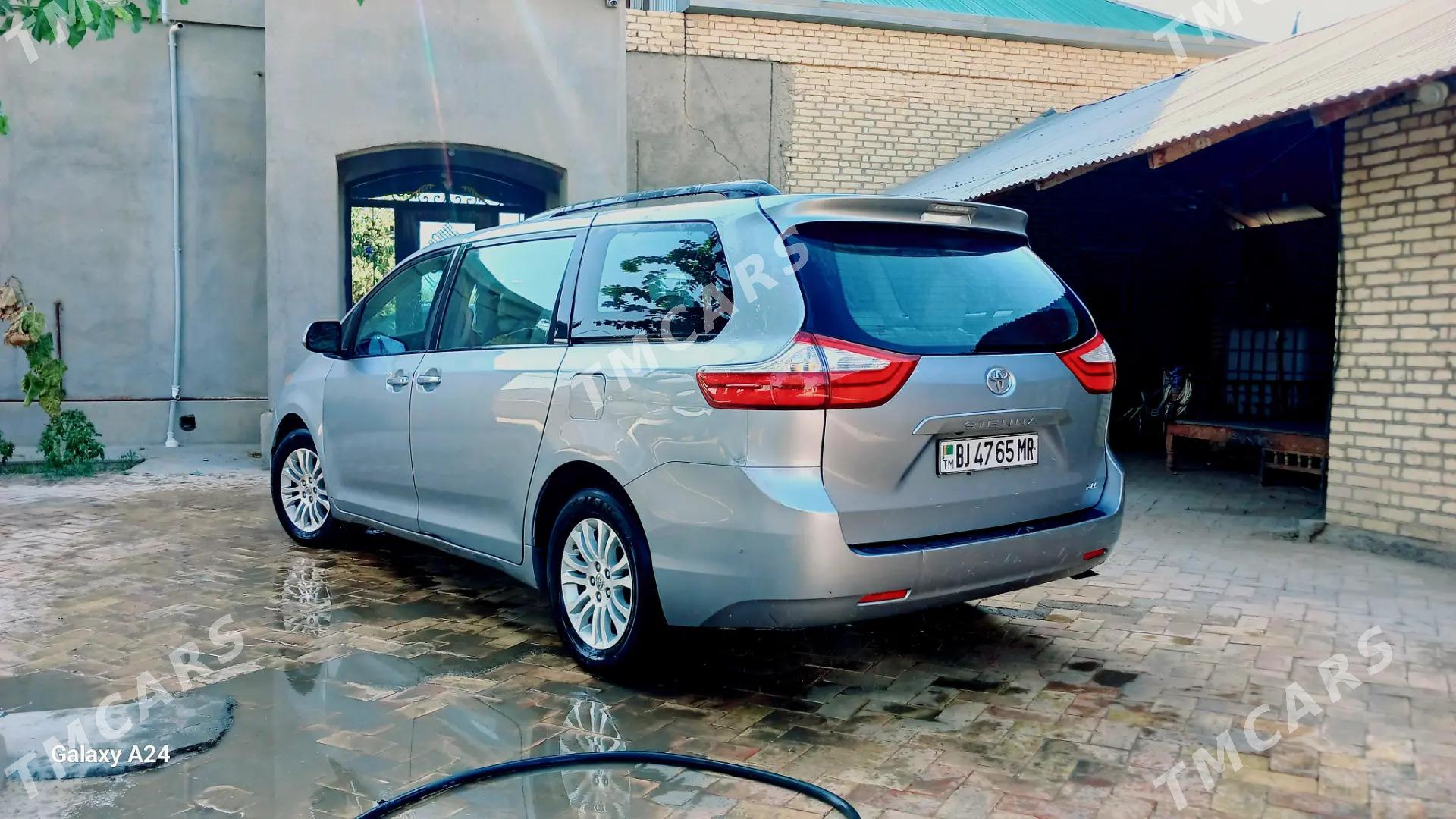 Toyota Sienna 2015 - 360 000 TMT - Baýramaly - img 7