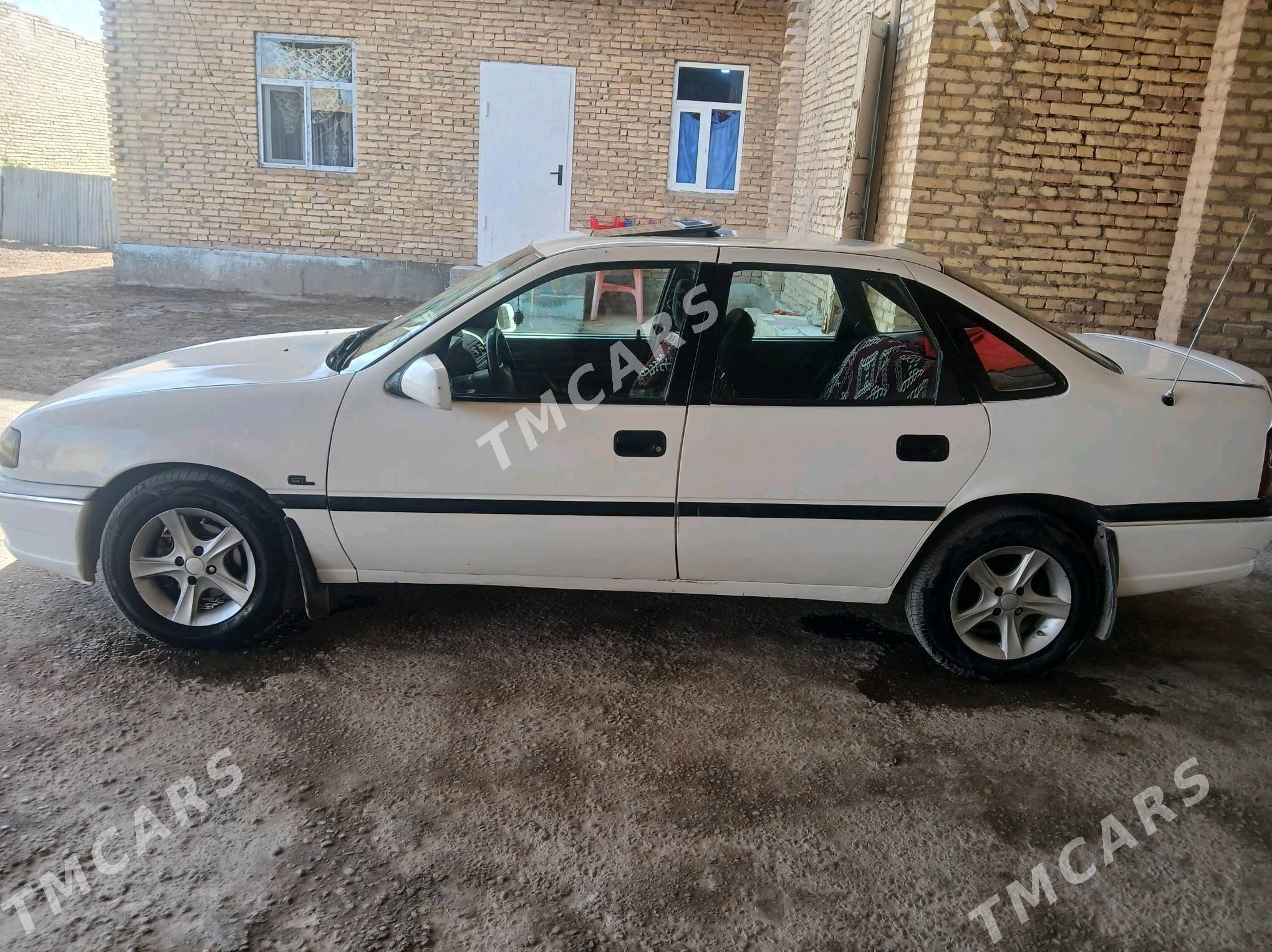 Opel Vectra 1989 - 35 000 TMT - Чарджоу - img 2