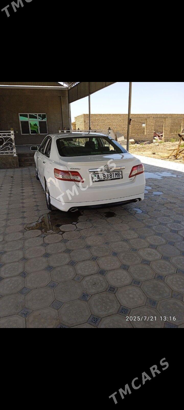 Toyota Camry 2010 - 189 000 TMT - Baýramaly - img 9