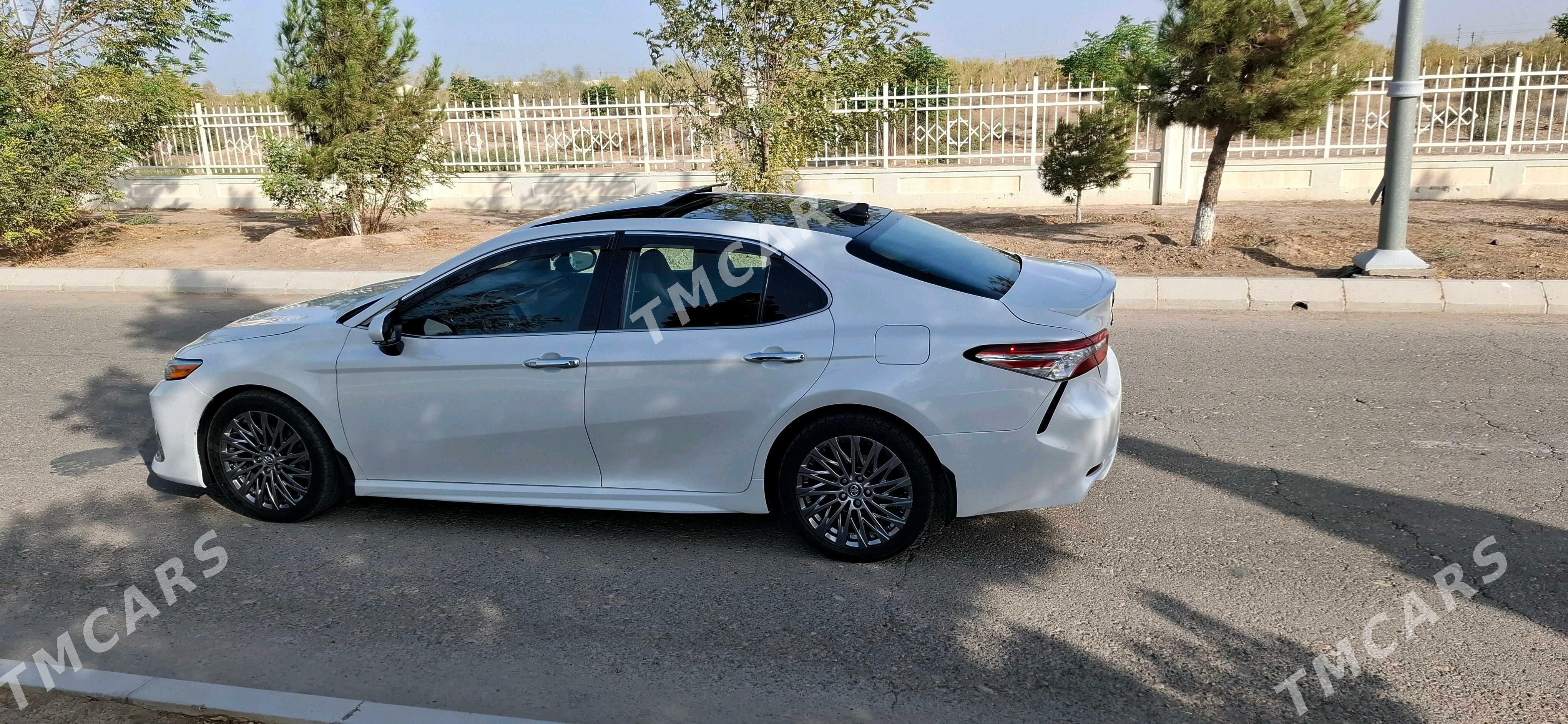 Toyota Camry 2020 - 340 000 TMT - Çärjew - img 3