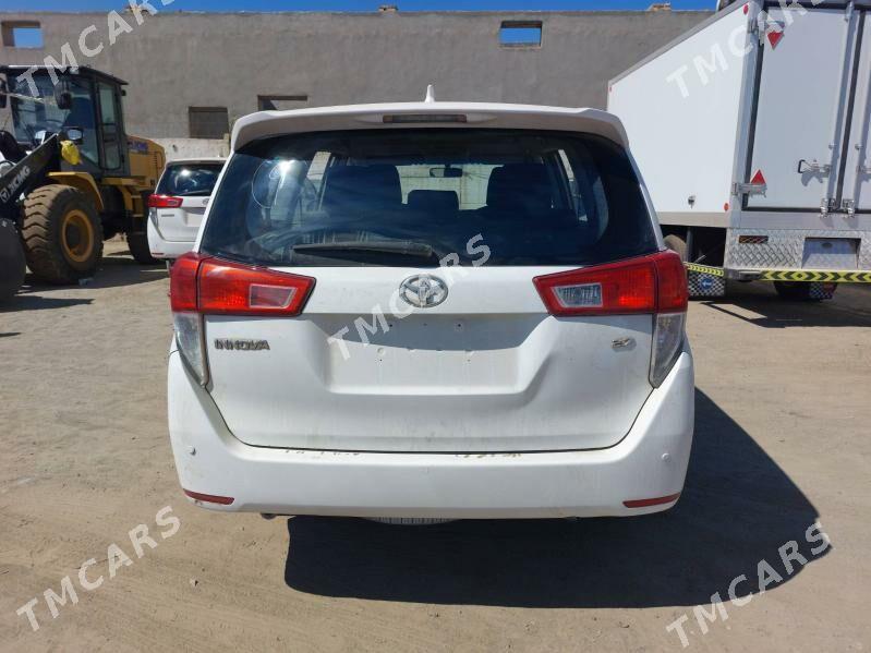 Toyota Innova 2021 - 210 000 TMT - Mary - img 4
