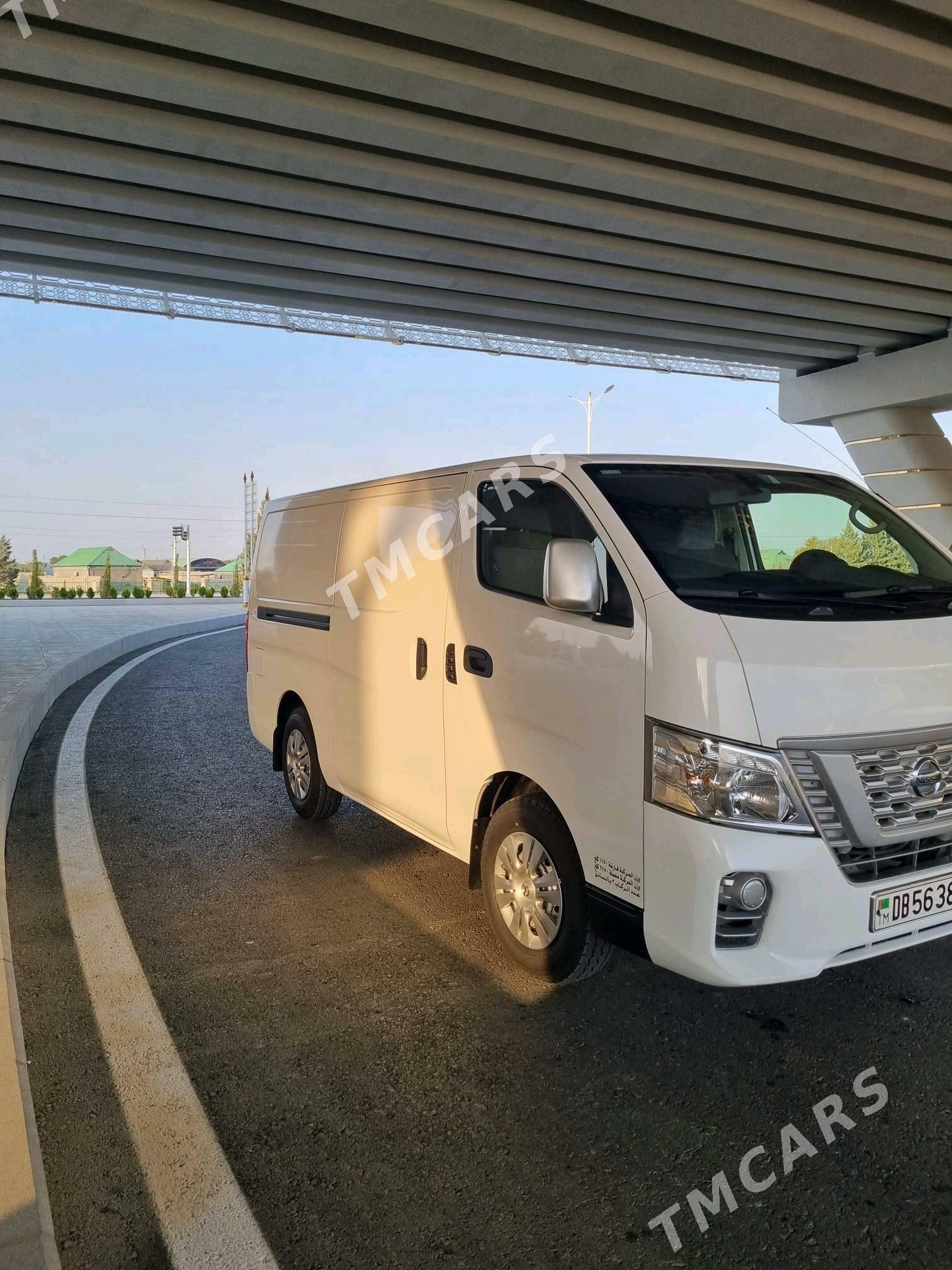 Nissan Urvan 2021 - 339 000 TMT - Бузмеин - img 3