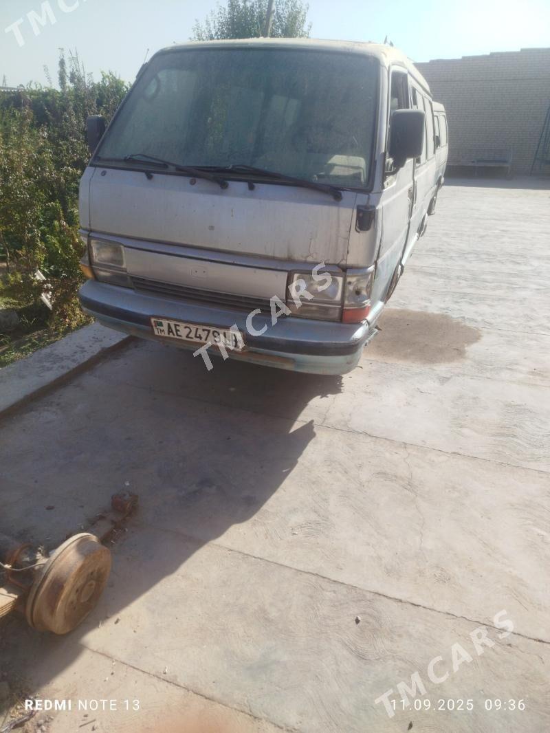 Toyota Hiace 2000 - 25 000 TMT - Дянев - img 4