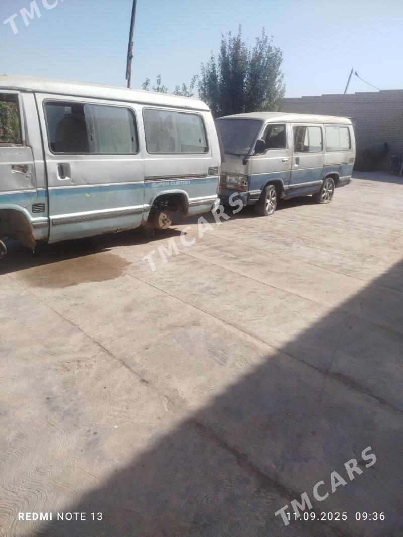 Toyota Hiace 2000 - 25 000 TMT - Дянев - img 7