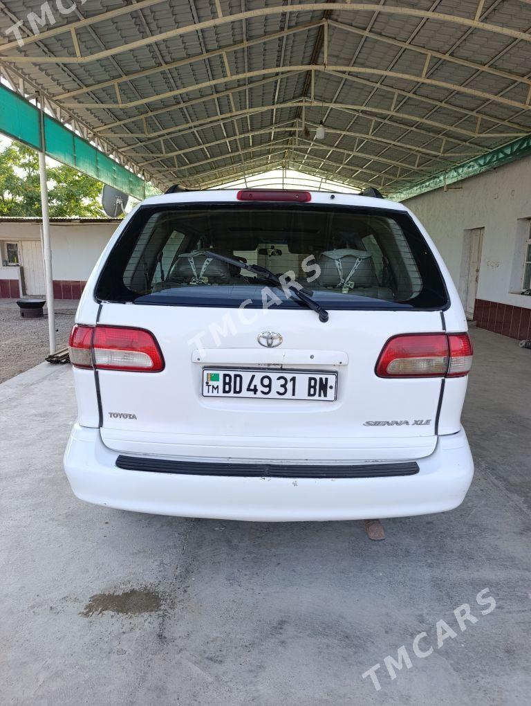Toyota Sienna 2000 - 135 000 TMT - Magtymguly - img 2