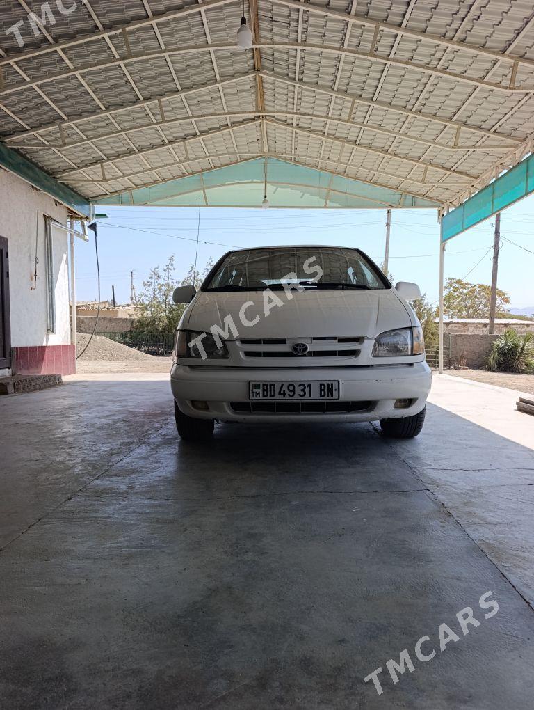 Toyota Sienna 2000 - 135 000 TMT - Magtymguly - img 6