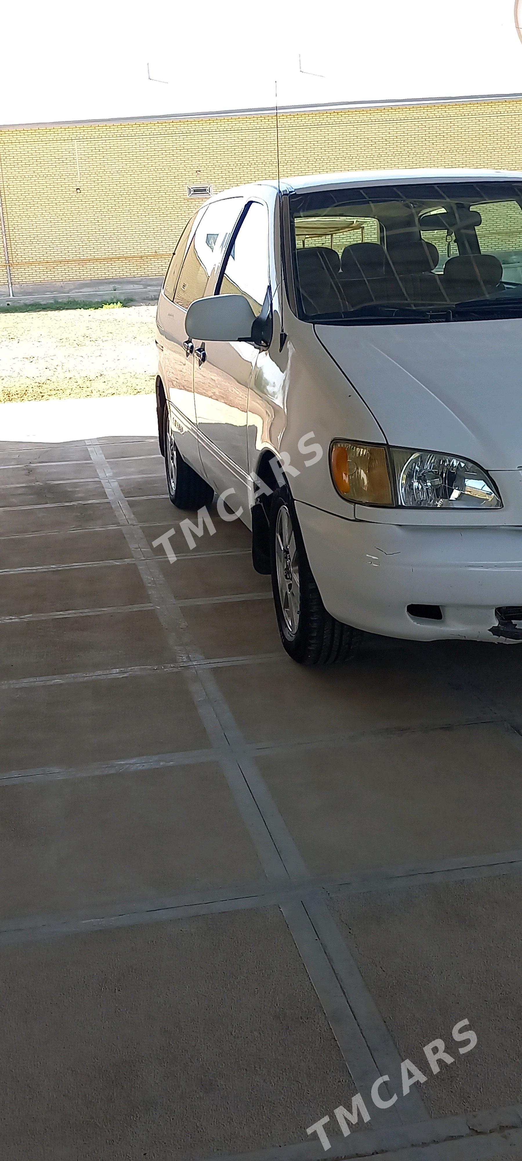 Toyota Sienna 2001 - 140 000 TMT - Wekilbazar - img 3