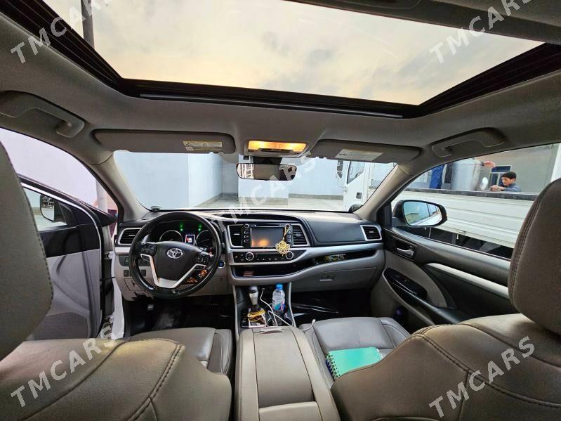 Toyota Highlander 2018 - 455 000 TMT - Гуртли - img 5