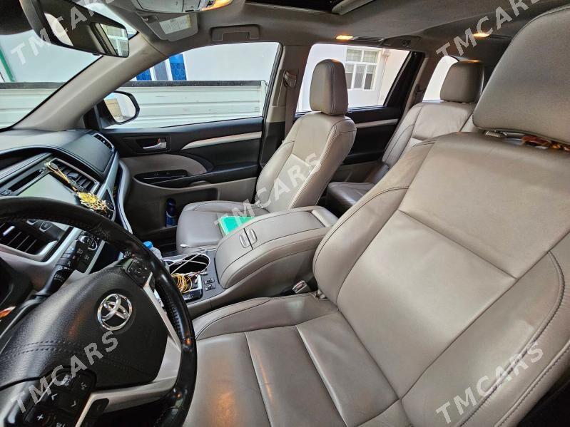 Toyota Highlander 2018 - 455 000 TMT - Гуртли - img 3