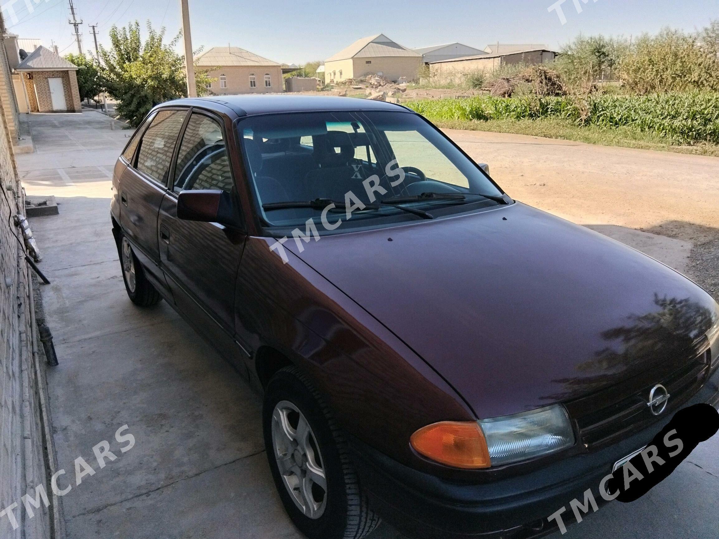 Opel Astra 1993 - 30 000 TMT - Mary - img 1