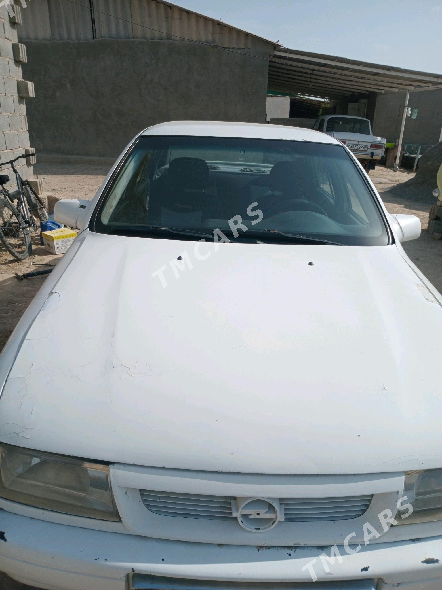 Opel Vectra 1990 - 28 000 TMT - Яшлык - img 3