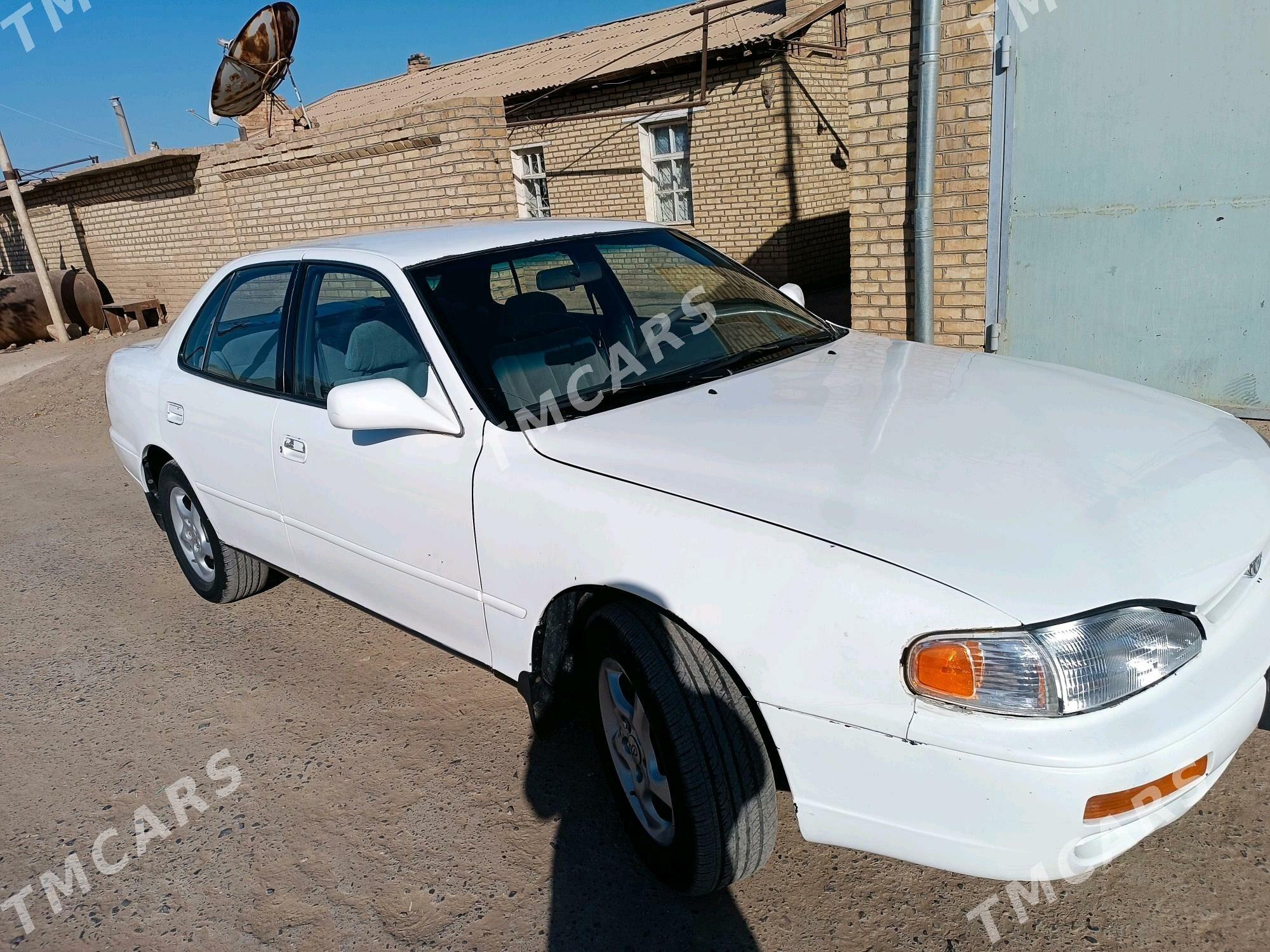 Toyota Camry 1995 - 90 000 TMT - Baýramaly - img 2