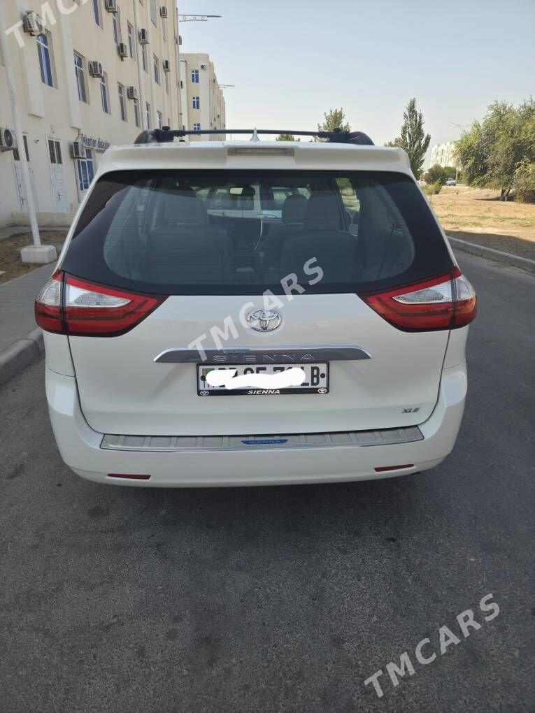 Toyota Sienna 2019 - 465 000 TMT - Туркменабат - img 3