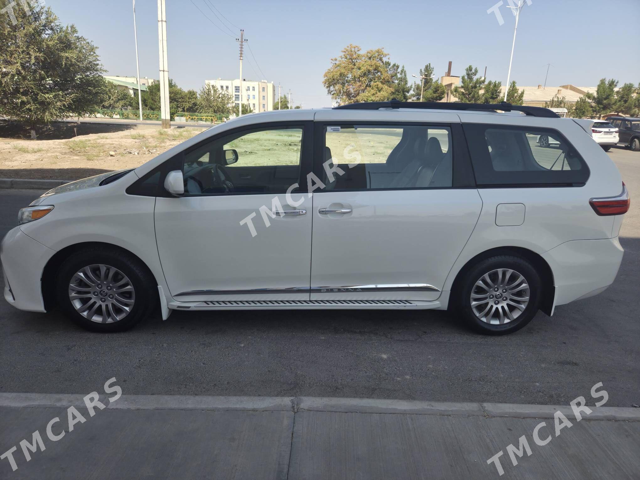 Toyota Sienna 2019 - 465 000 TMT - Туркменабат - img 4