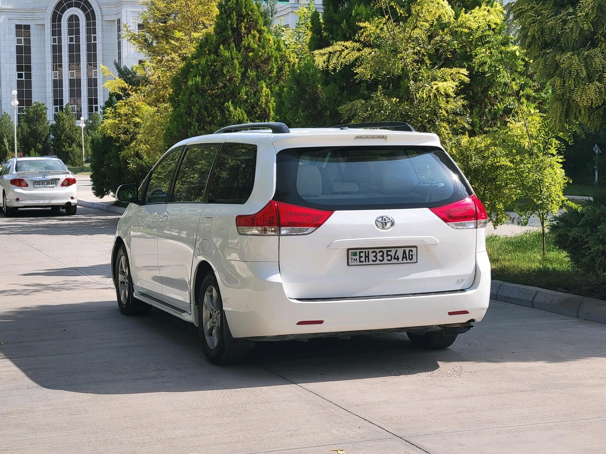 Toyota Sienna 2011 - 260 000 TMT - Aşgabat - img 3
