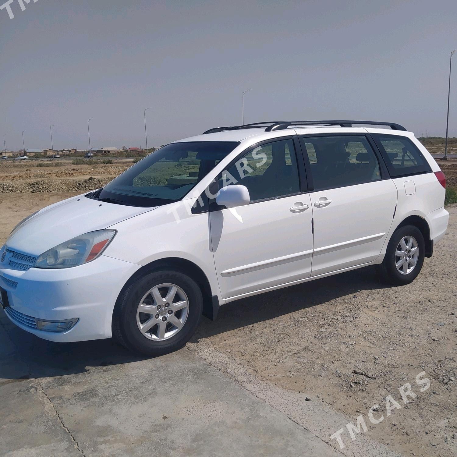 Toyota Sienna 2005 - 200 000 TMT - Дарганата - img 3