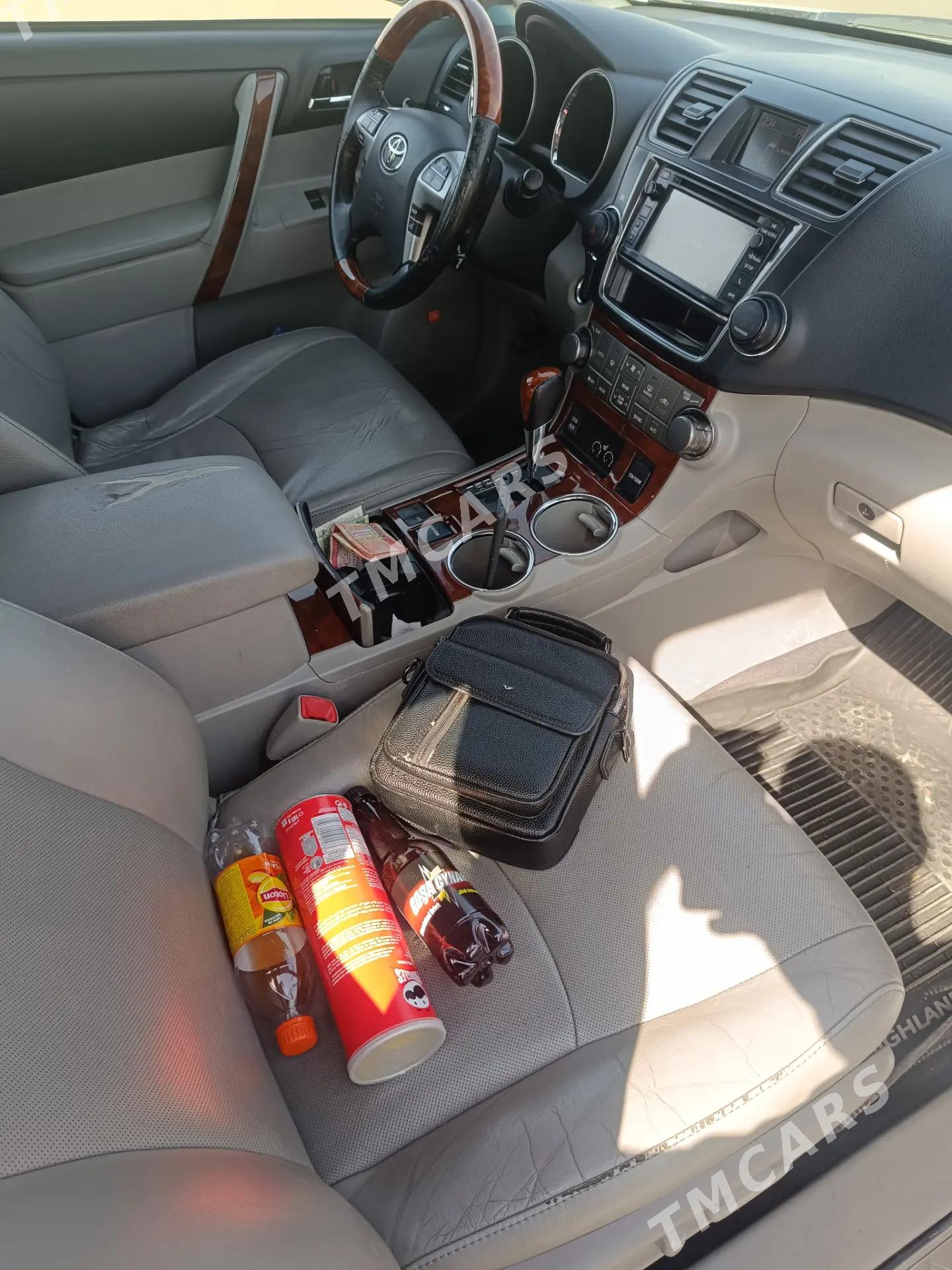 Toyota Highlander 2013 - 362 000 TMT - Ашхабад - img 9