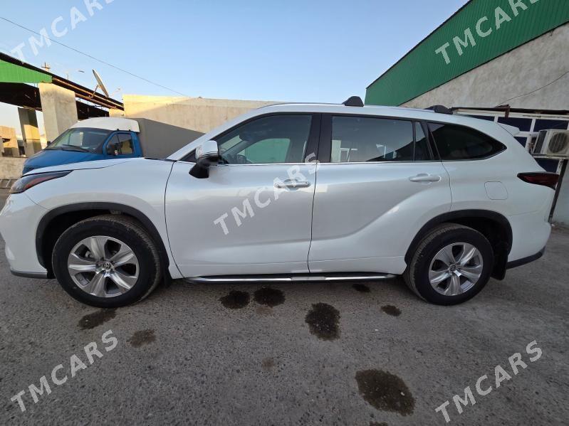 Toyota Highlander 2021 - 520 000 TMT - Мары - img 4
