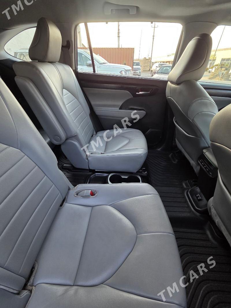Toyota Highlander 2021 - 520 000 TMT - Мары - img 7