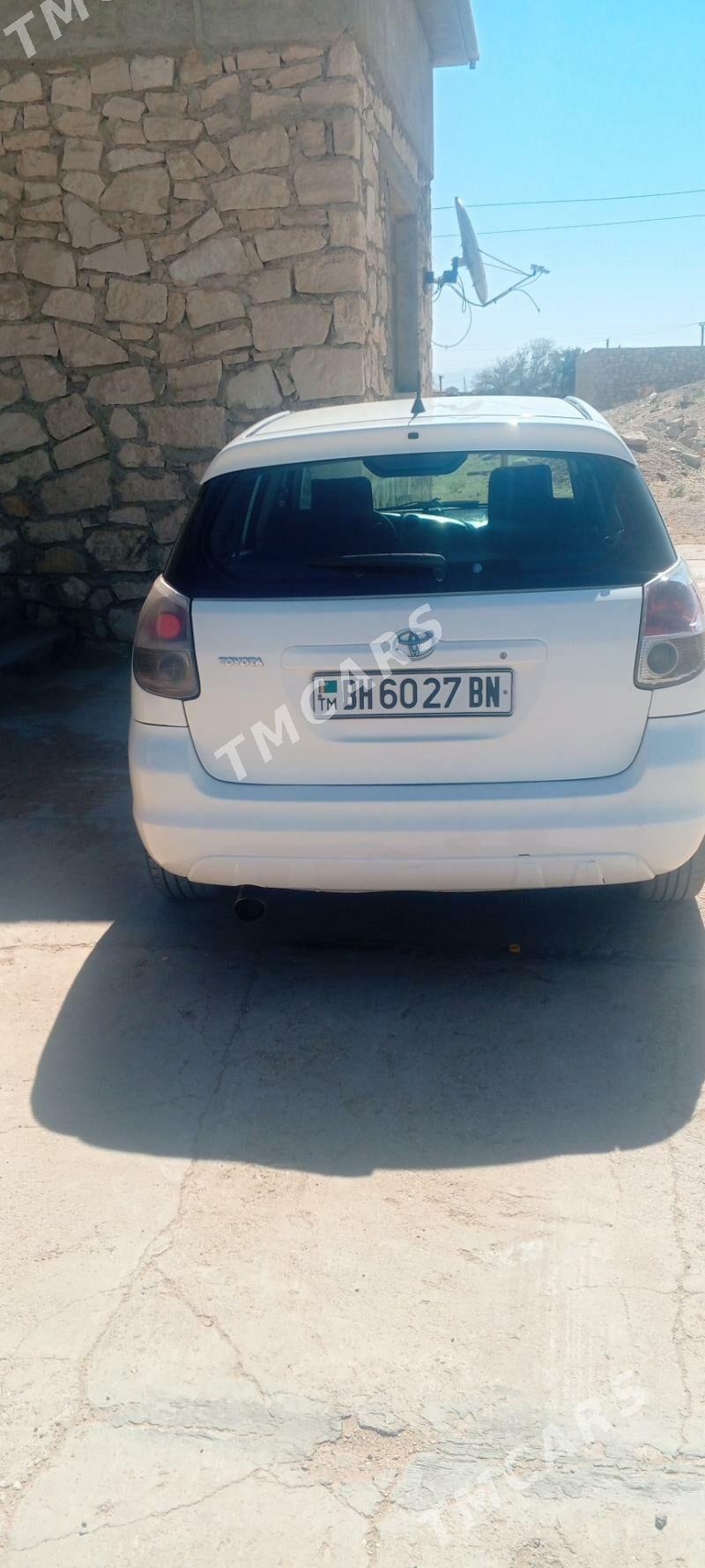Toyota Matrix 2004 - 125 000 TMT - Балканабат - img 4