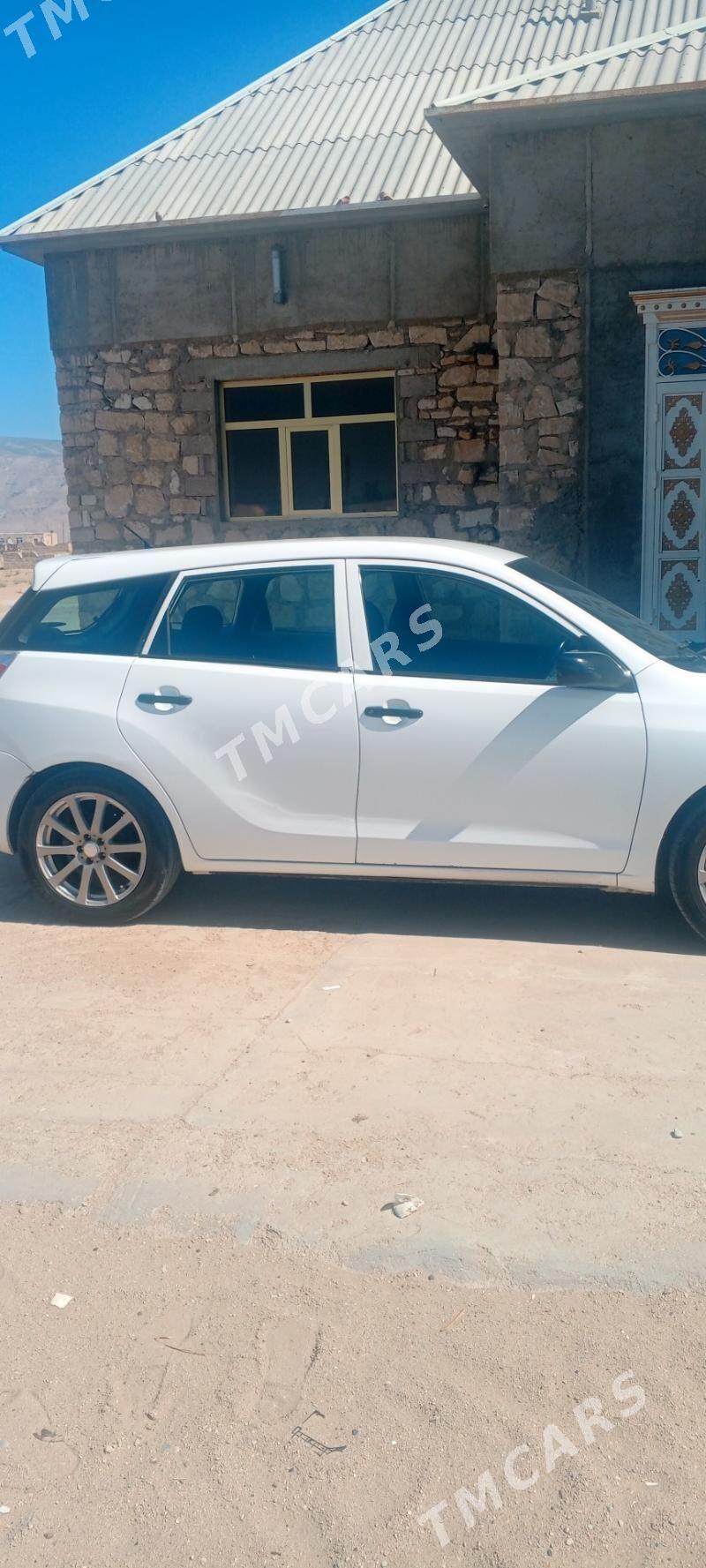 Toyota Matrix 2004 - 125 000 TMT - Балканабат - img 3