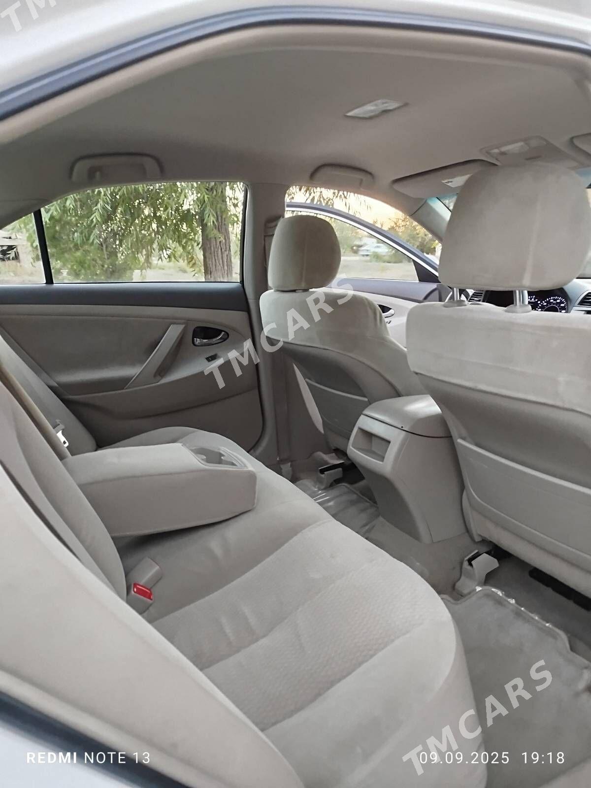 Toyota Camry 2010 - 225 000 TMT - Gubadag - img 2