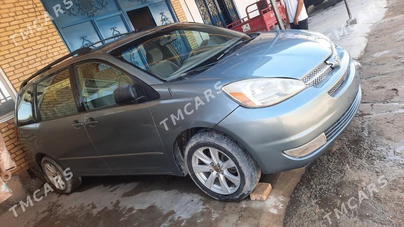 Toyota Sienna 2004 - 200 000 TMT - Dänew - img 3