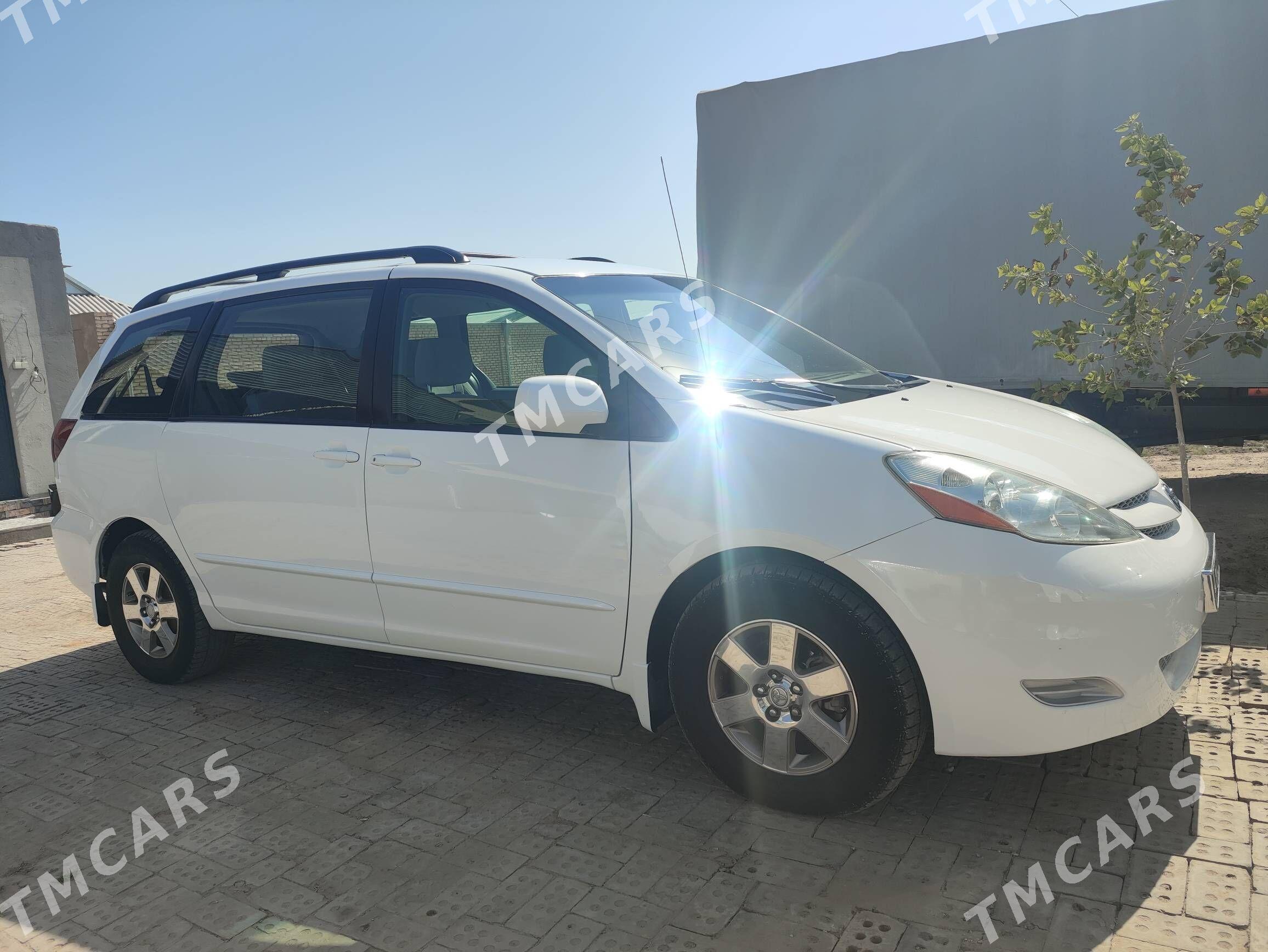 Toyota Sienna 2005 - 195 000 TMT - Mary - img 2