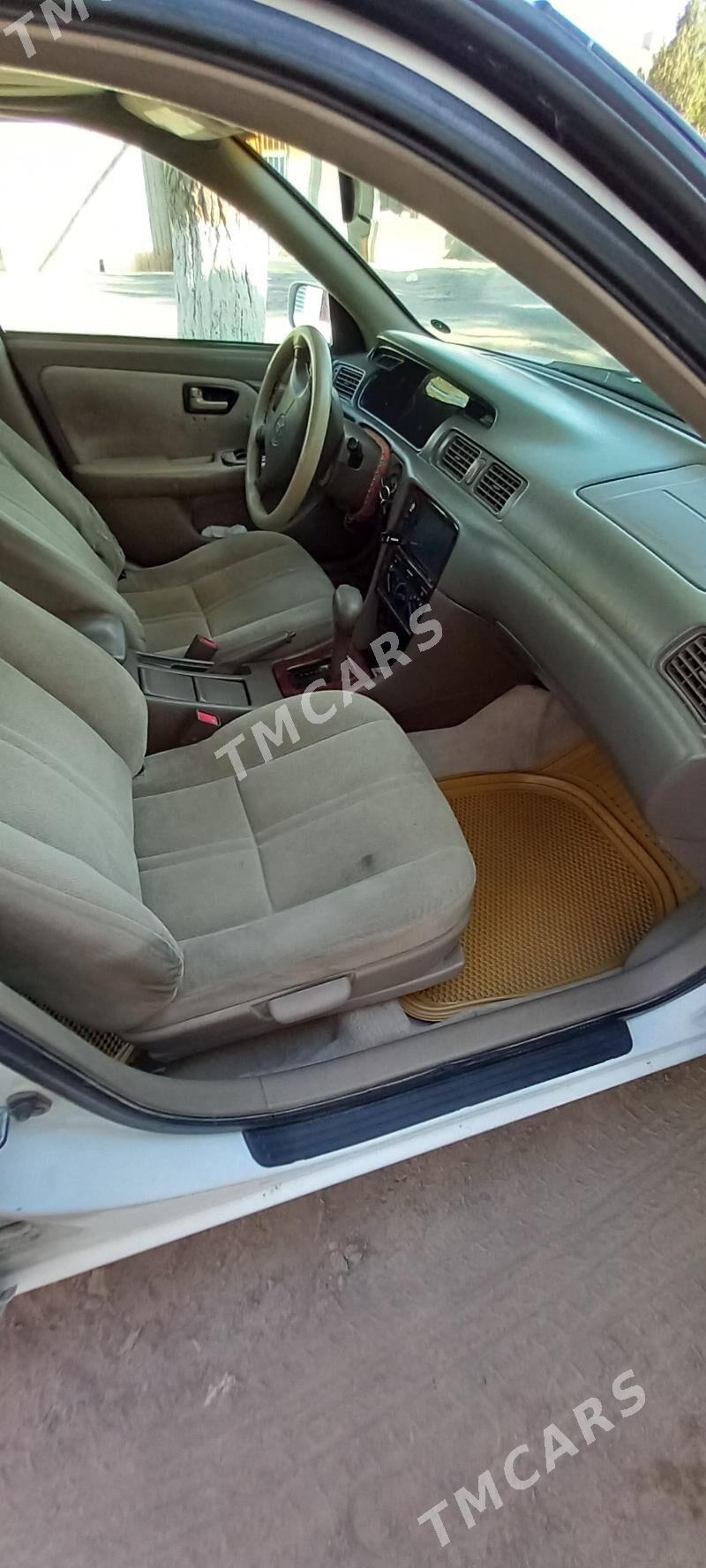 Toyota Camry 2001 - 127 000 TMT - Halaç - img 4